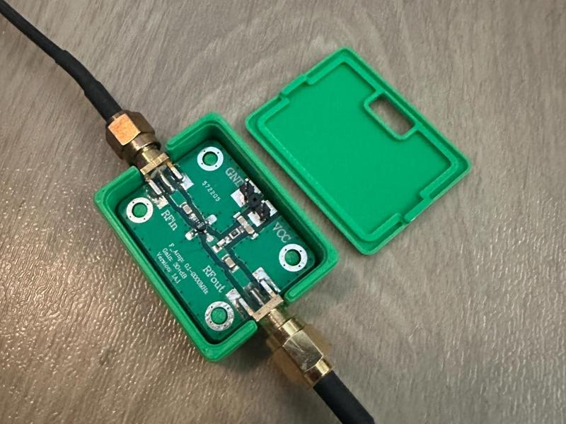 HiLetGo Wideband LNA Signal Amplifier Case