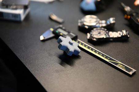 A hand-knob for M6 bolts (10mm hex-head)   