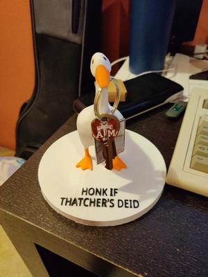 Entitled Goose Keyholder - Honk if Thatcher's Deid