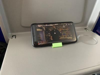 Minimalistic travel phone holder