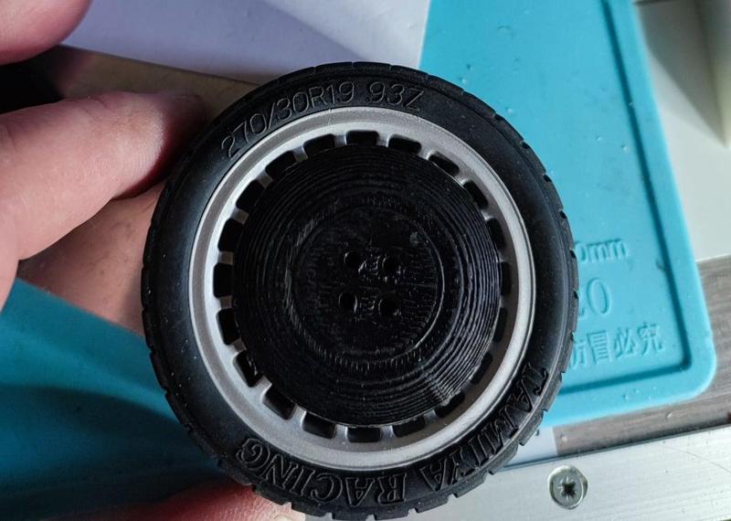 K.I.T.T kitt wheel hub rim cover 1:10