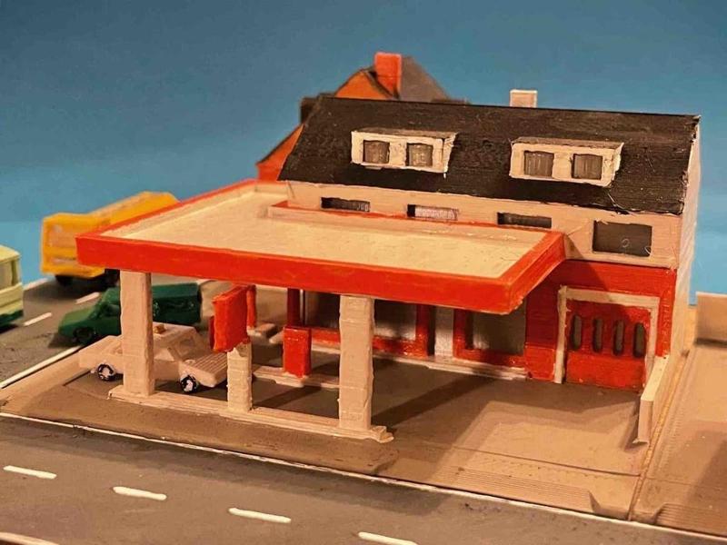 Gas station 1 (z-scale)