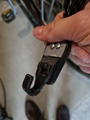 Bicycle luggage strap hook