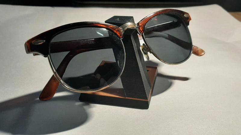 Geometric Patterned Glasses Holder