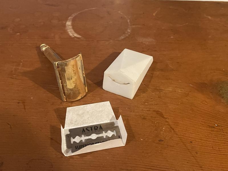 Razor Blade Disposal Case