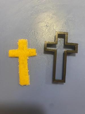 Cross cookie cutter