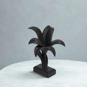 MODERN FLOWER SCULPTURE / FIGURINE