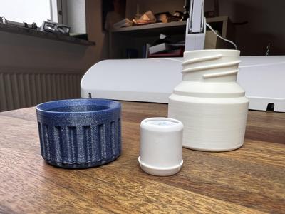 Pill tablet container quick screw lid