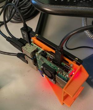 Vertical Stand for Raspberry Pi 4 with PoE Hat, SSD/HDD, and 40 mm Fan