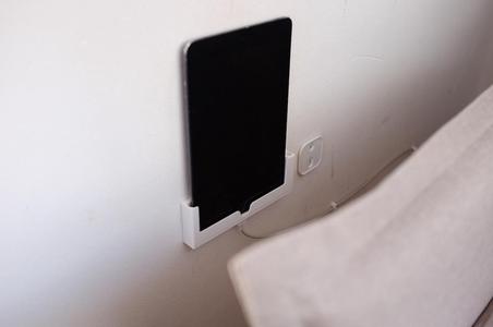 Charging Wallmount for iPad Mini 4 with SmartCover and Apple Pencil
