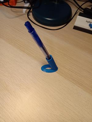 Minimal Pen Holder