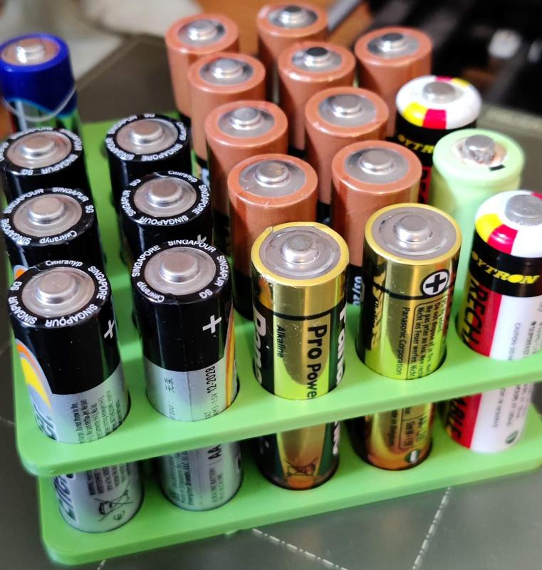 AA battery holder
