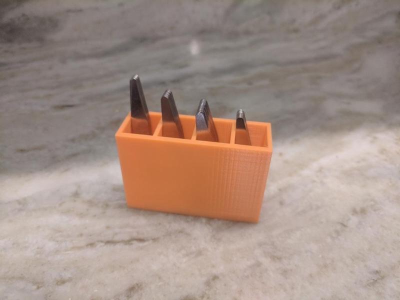 Collar Stay Container