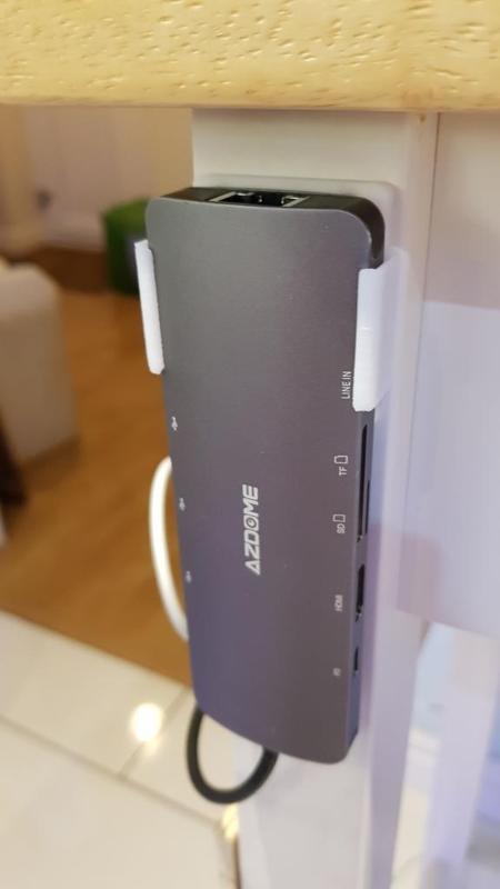 USB-C 9-in-1 Dock Wall Mount