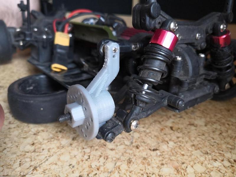 Reely TC-04 Rear Axis Holder