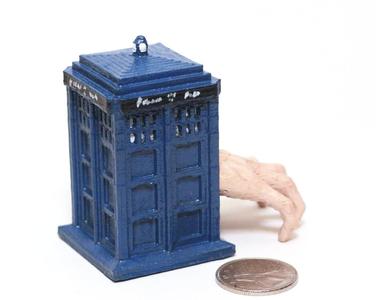Shrunken Tardis Hand Crawl