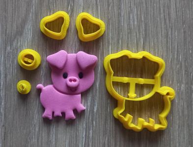 Pig multi fondant cutter for cupcakes