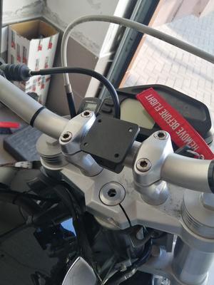 Držák navigace na řídítka