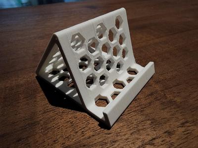 Remixed Phone Stand based on Vinh Truong's model