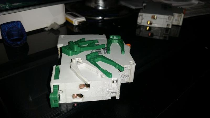 hooks breakers/agganci per magnetotermici