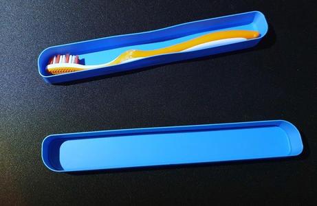 Fast but attractive toothbrush case