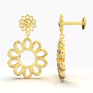 DAISY GOLD EARRING