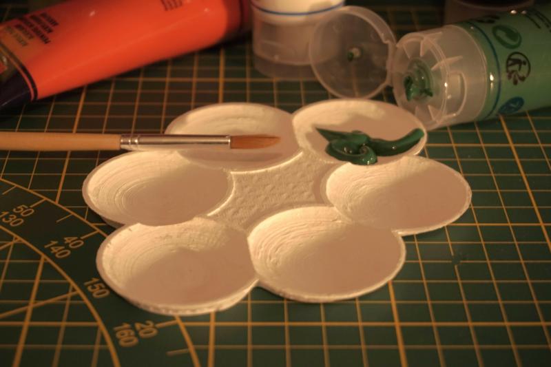 Paint mixing palette