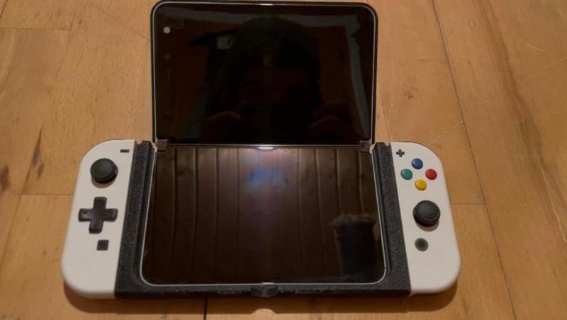 Surface Duo 1 Joy-Con grip 