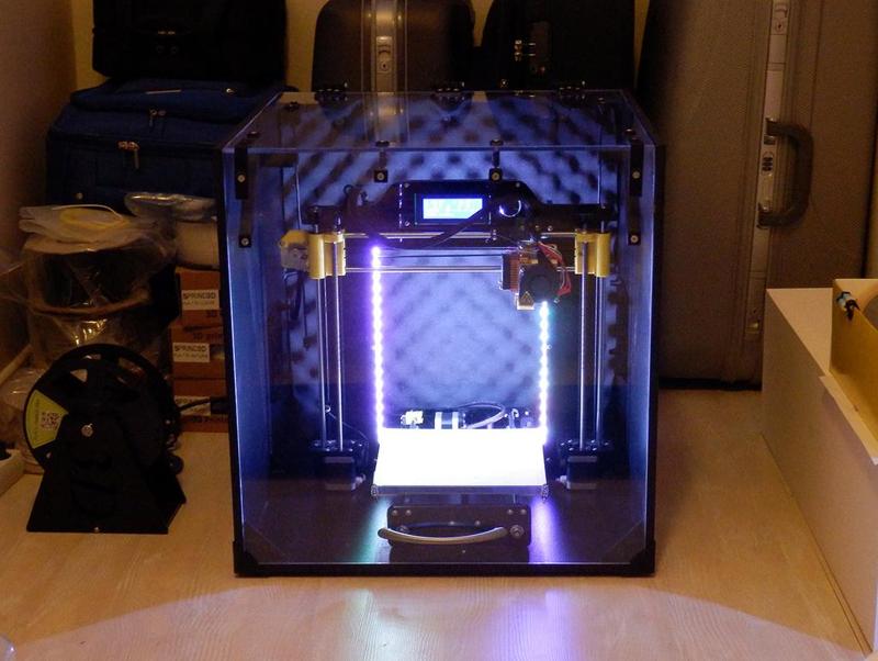 Prusa i3 plexiglas & wood case with printed accessories