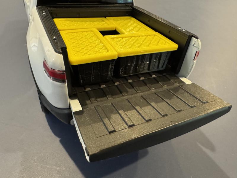 Costco 27 Gallon Tote 1:20 Scale