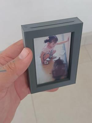 Mini portrait holder