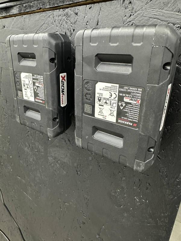 PARKSIDE X20 BATTERY WALL HOLDER