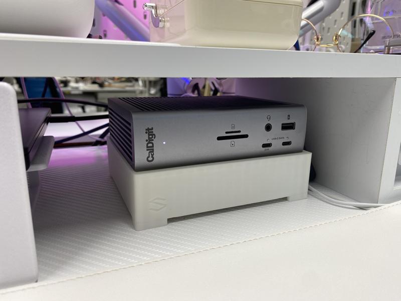 Caldigit TS4 cooling stand