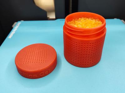 DryBox 3D – Perforated container for silica gel
