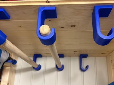 Wetsuit hanger for 28mm rod