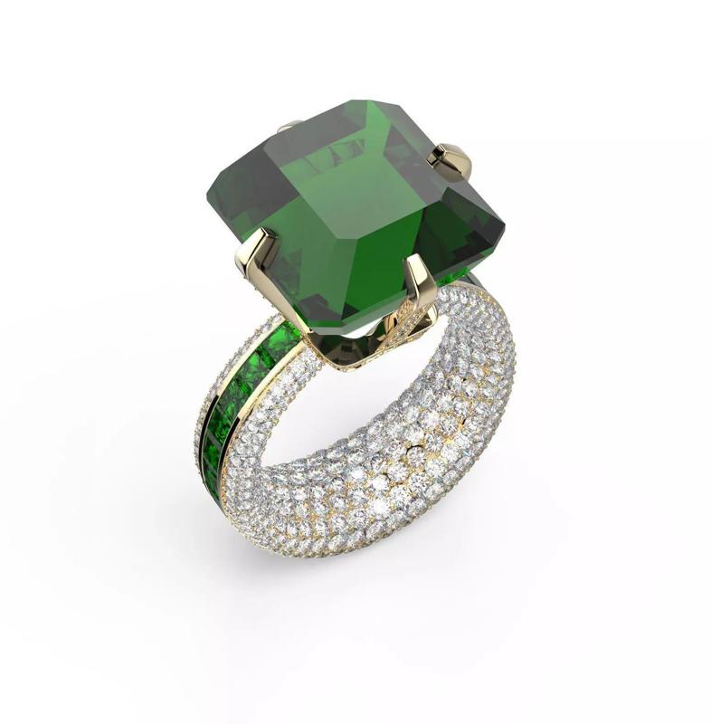 151116 R Expensive Ring with emerald