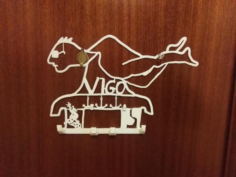 Sireno_Vigo hangs up keys