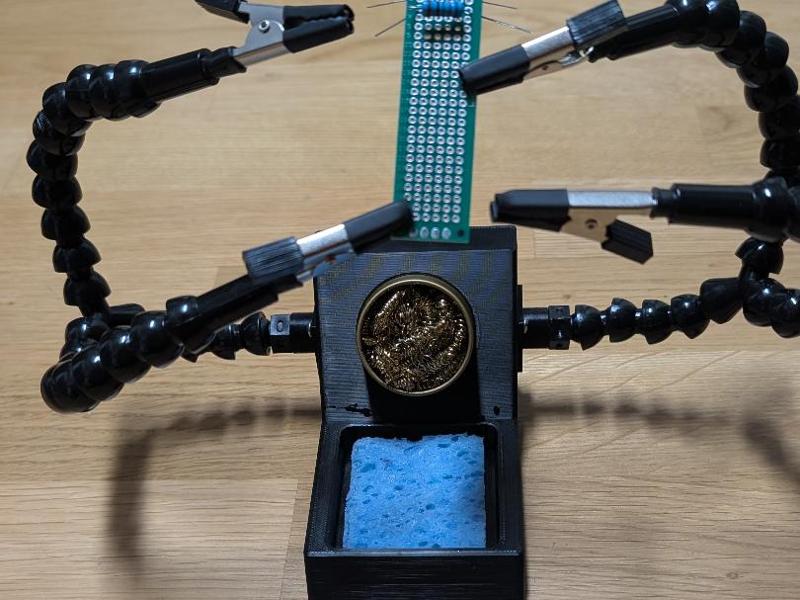 Soldering Station with thrid hand