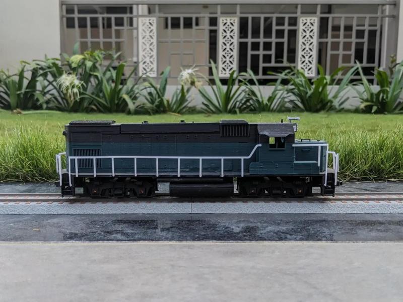 GP15 Locomotive (BNSF) - Dragon Railway