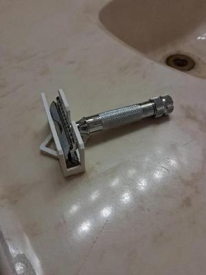 razor holder   