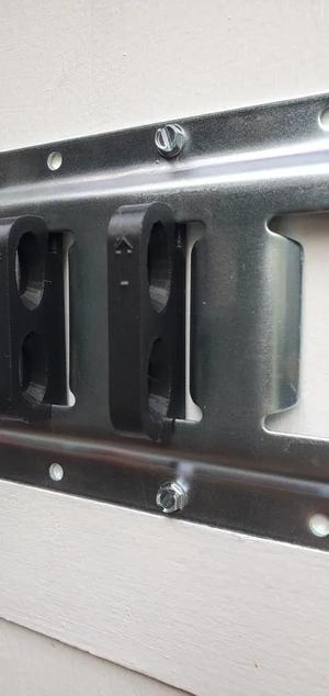 E-track bungee / paracord clip (holes)   