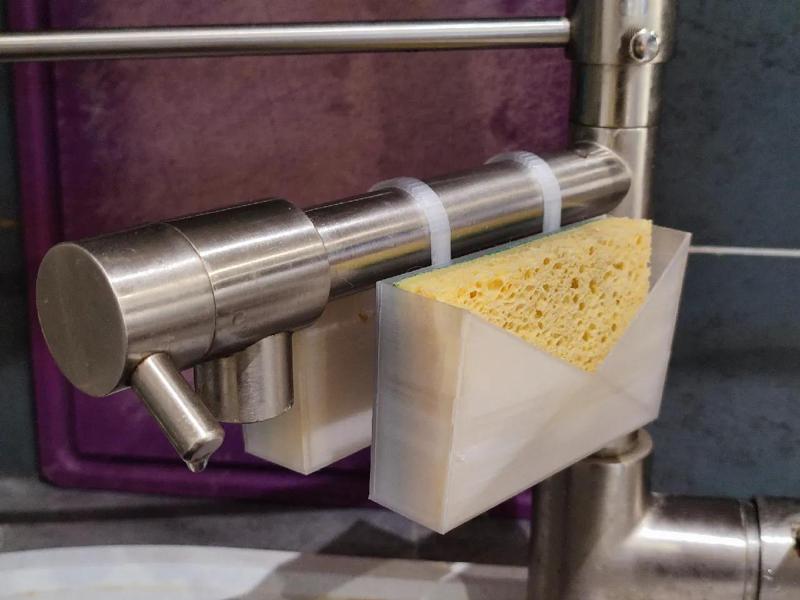 Universal Faucet-Mounted Sponge Dryer (1–3 cm clip range) – PETG Recommended   