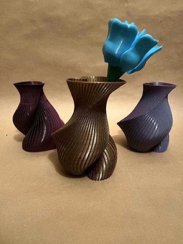 Heart-shaped flower vase   