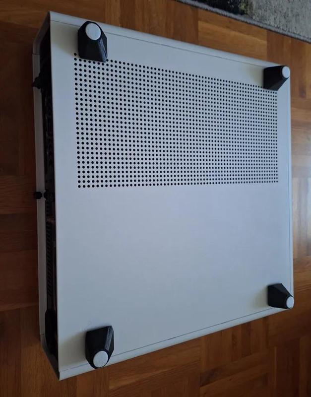 FractalDesign Ridge low high feet.   