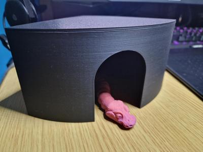 Reptile Hide - Removable Lid