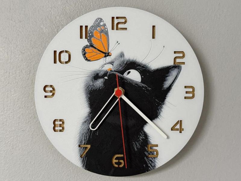 wall / desk clock Cat & Butterfly HueForge   