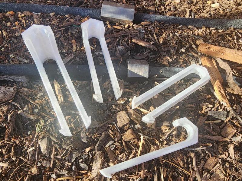 Soaker Hose Retainer Spikes   