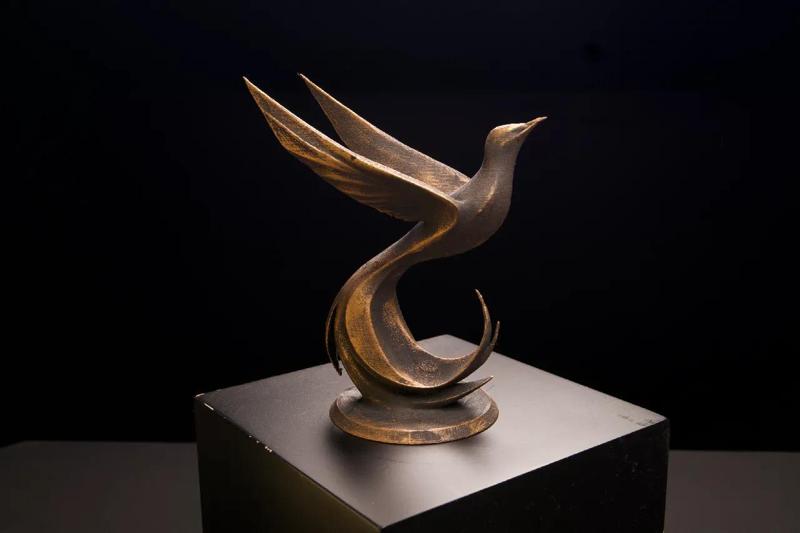 Bird of Paradise Statue   