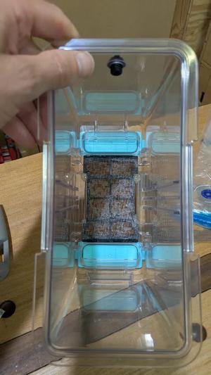 PolyDryer - Bottom desiccant holder   