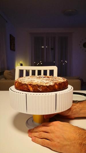 telescopic sectional cake holder